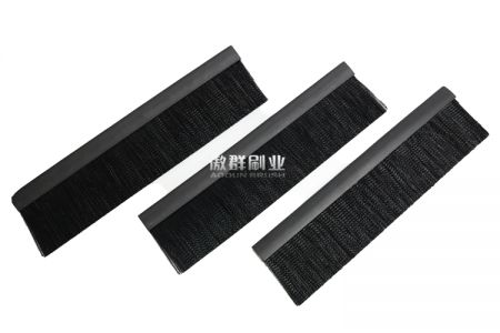 傲群鋁合金/橡膠機(jī)柜毛刷:守護(hù)設(shè)備運(yùn)行,筑牢防護(hù)屏障? 傲群鋁合金/橡膠機(jī)柜毛刷:守護(hù)設(shè)備運(yùn)行,筑牢防護(hù)屏障?